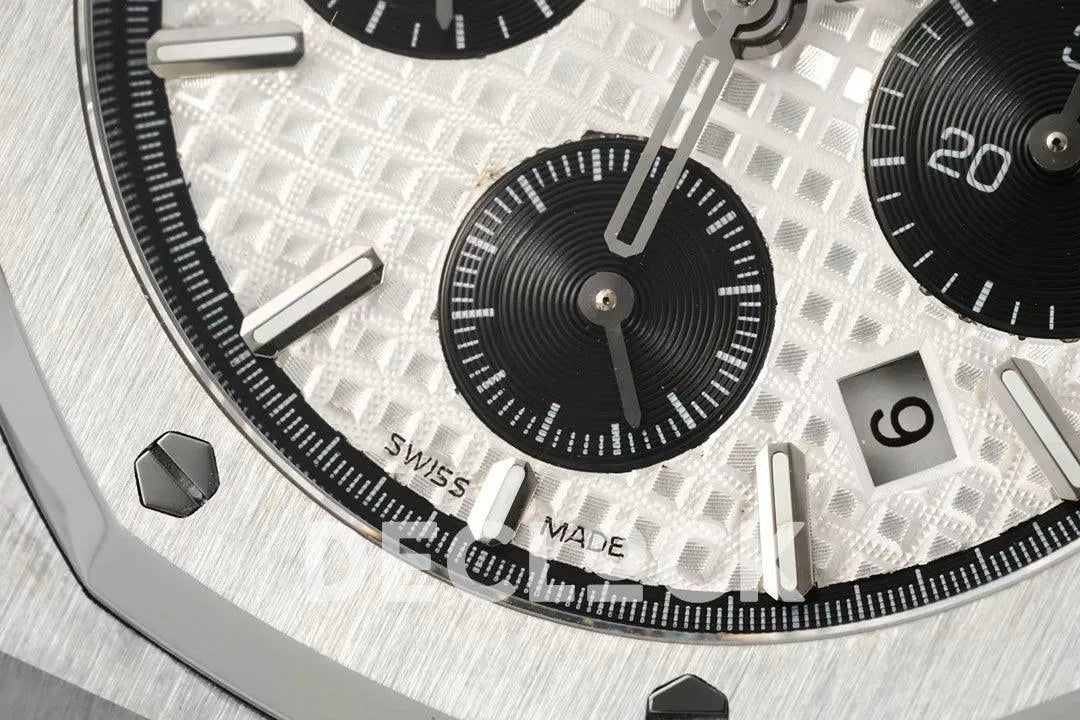 Royal Oak Self-Winding Chronograph White Dial in Steel